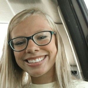 Meet your Posher, Alexis